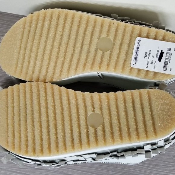 Julien David Fringe Platform Sandal, White Leather, Womens Size 6 & 7 - Picture 10 of 10